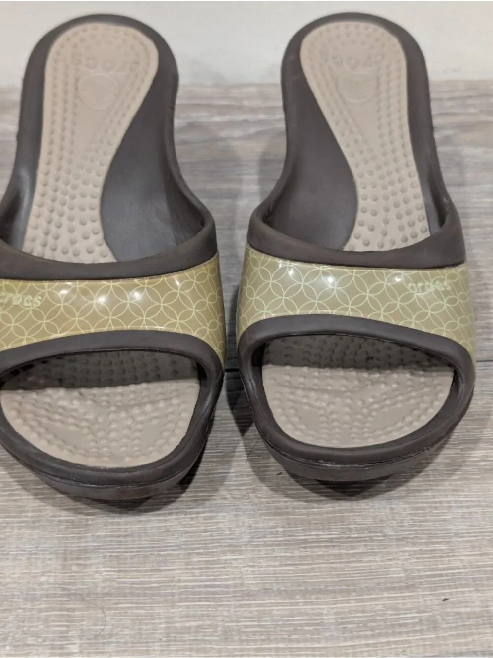 Crocs Womens Sassari Green Brown Slip On Wedge Heel Comfort Sandal Open Toe Sz 6